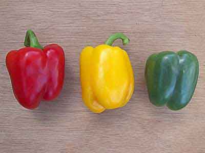 De drie verschillende kleuren paprika